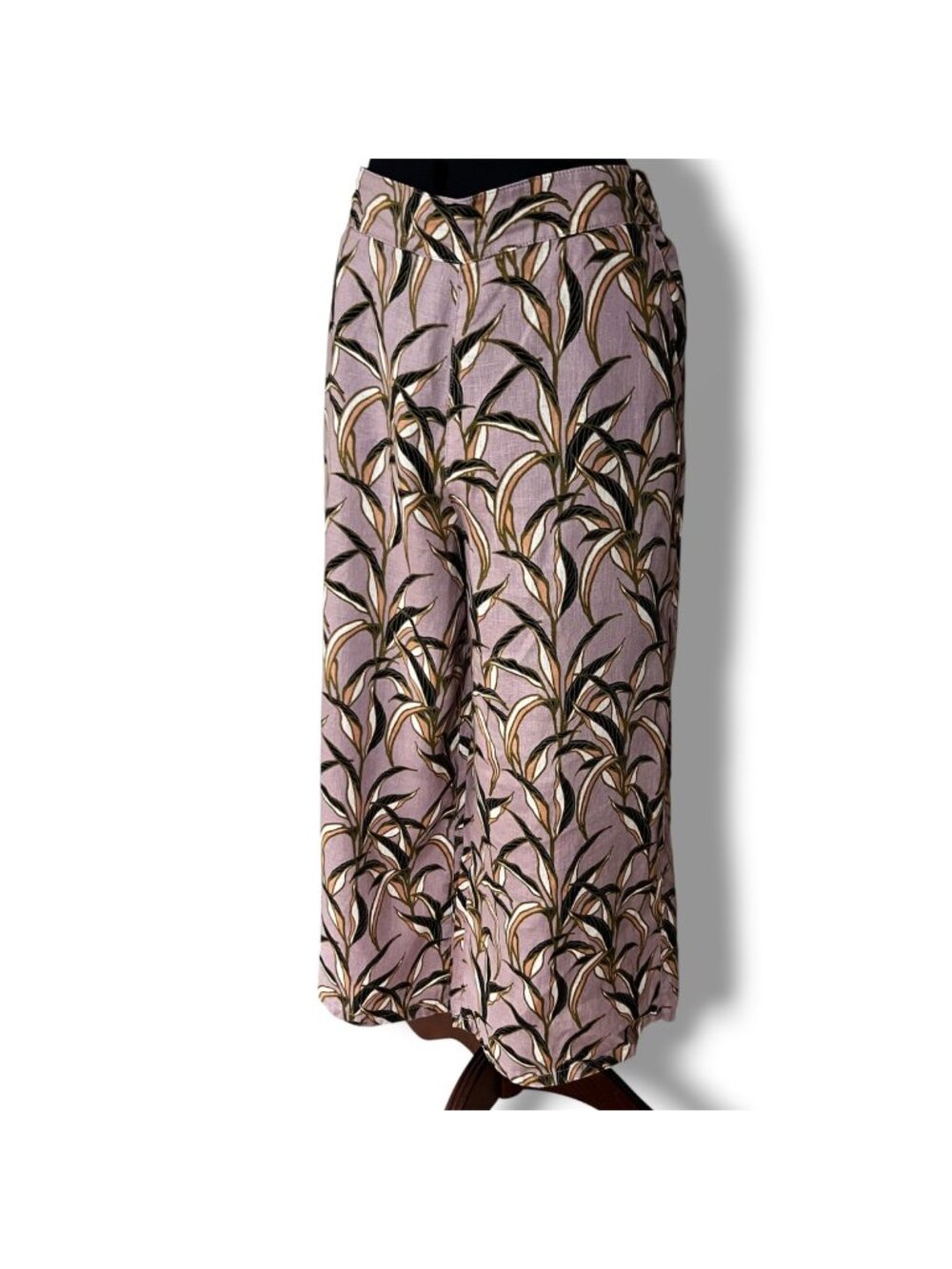 Tahari Wide Leg Mauve Tropical Leaf 100 Percent Linen Culottes
